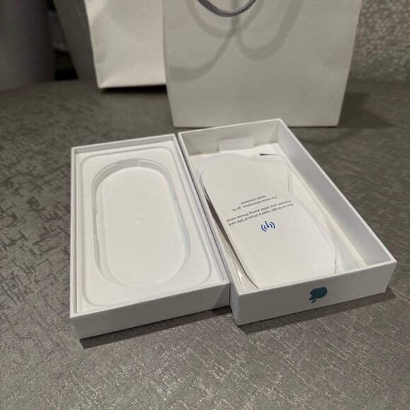 iPhone 16 Empty box only - Picture 6 of 7